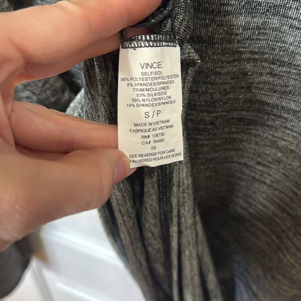 *NEW* VINCE SLINKY TURTLE NECK GUNMETAL SHIMMER SIZE SMALL - Picture 9 of 9